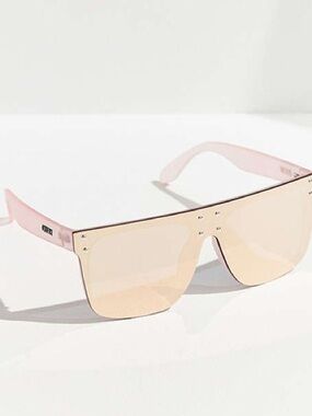 Quay Australia Hidden Hills Sunglasses in Pink